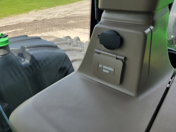 2024 John Deere 9R 640 Tractor 4WD