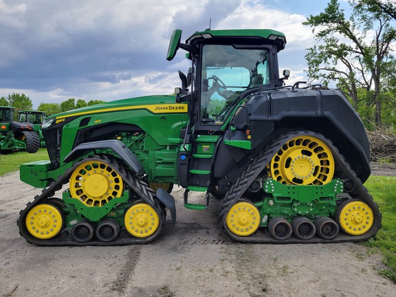 2024 John Deere 8RX 410 Tractor Rubber Track