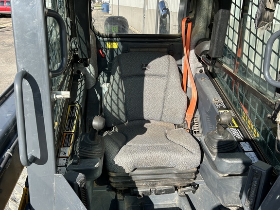 2022 John Deere 324G Skid Steer Loader