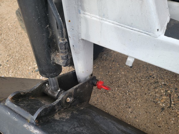 Bobcat M600 Skid Steer Loader