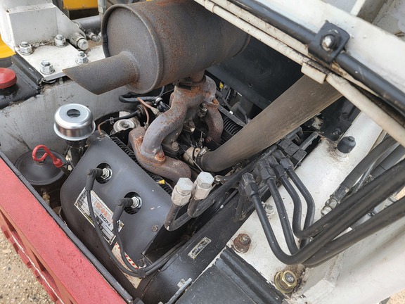 Bobcat M600 Skid Steer Loader