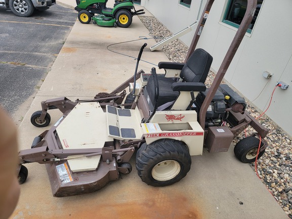 2009 Grasshopper 718 Mower/Front Deck