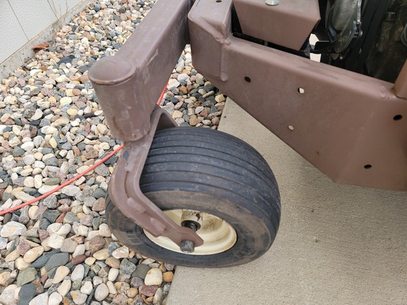 2009 Grasshopper 718 Mower/Front Deck