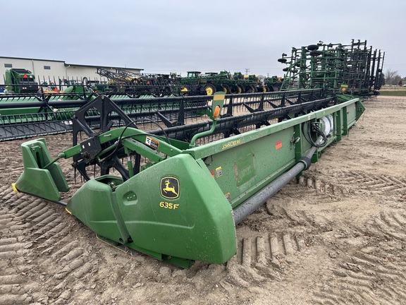 2009 John Deere 635F Header Combine
