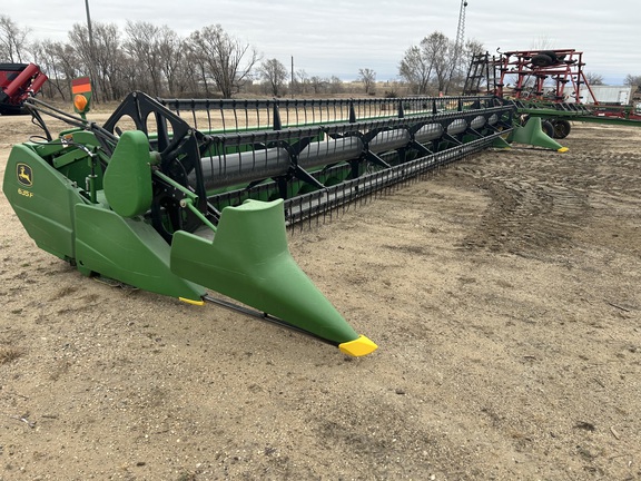 2009 John Deere 635F Header Combine