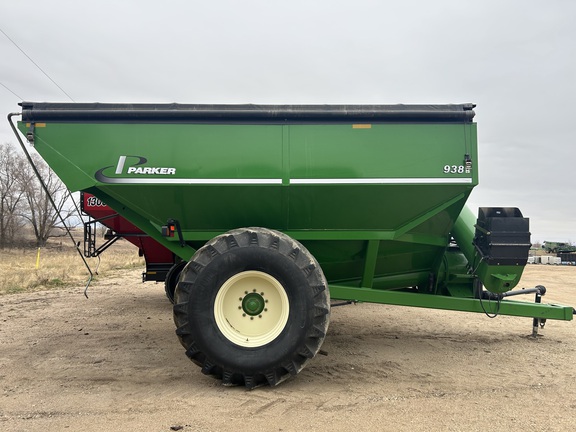 2009 Parker 938 Grain Cart