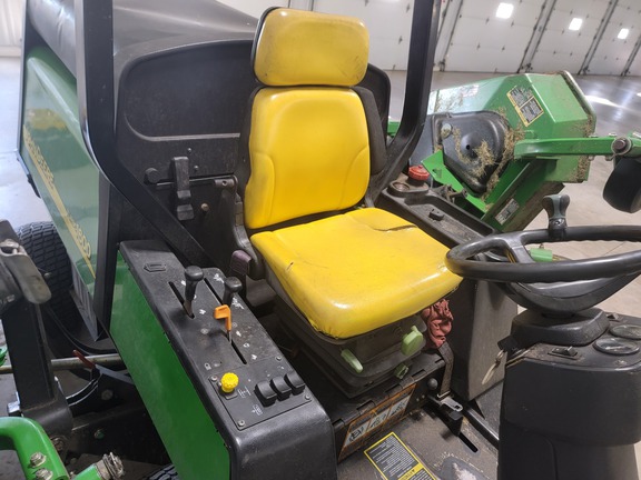 2004 John Deere 1600 Mower/Front Deck