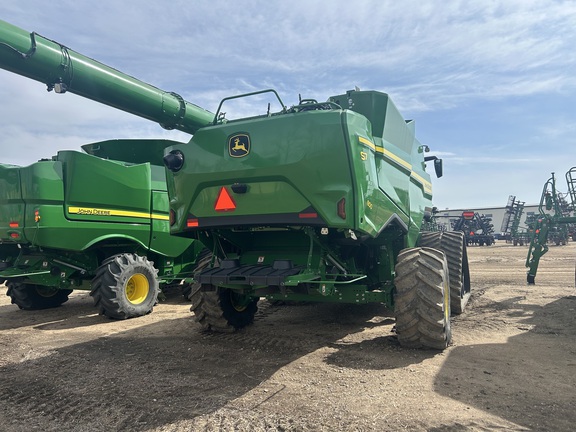 2025 John Deere S7 800 Combine