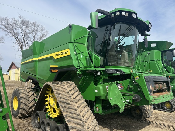 2025 John Deere S7 800 Combine