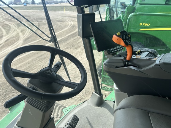 2025 John Deere S7 800 Combine