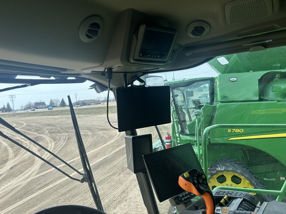 2025 John Deere S7 800 Combine