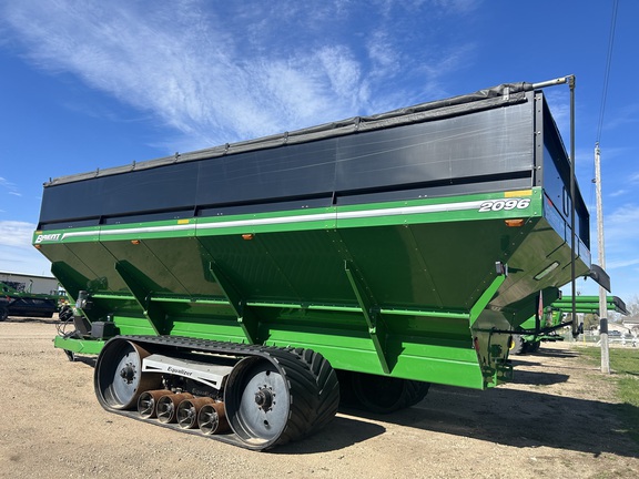 2016 Brent 2096 Grain Cart