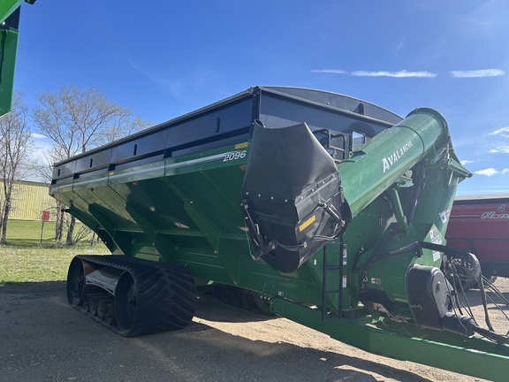 2016 Brent 2096 Grain Cart