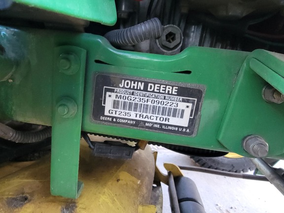 2002 John Deere GT235 Garden Tractor