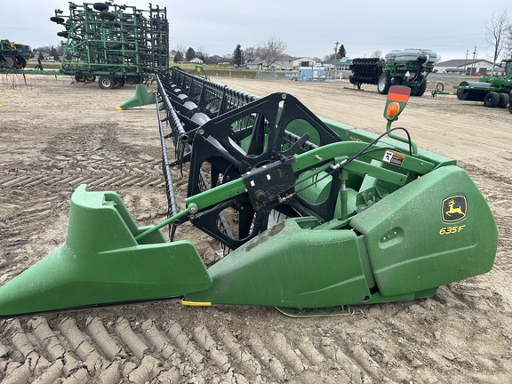 2009 John Deere 635F Header Combine