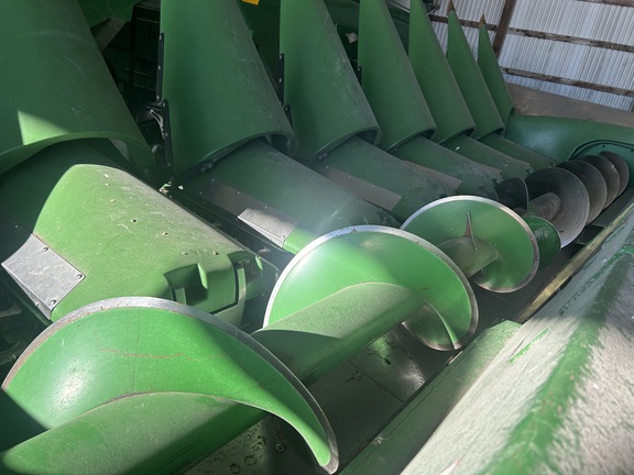 2009 John Deere 608C StalkMaster Header Corn Head