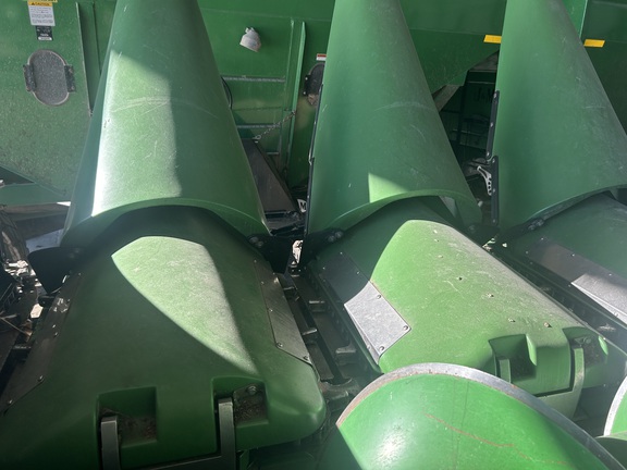 2009 John Deere 608C StalkMaster Header Corn Head
