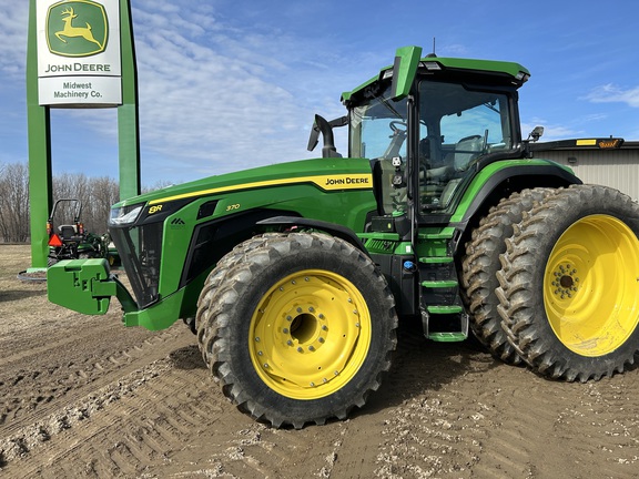2025 John Deere 8R 370 Tractor