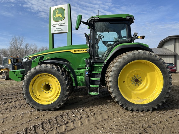 2025 John Deere 8R 370 Tractor