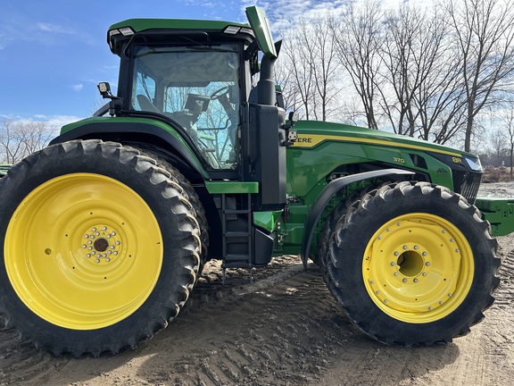 2025 John Deere 8R 370 Tractor