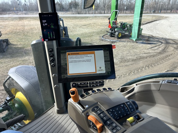 2025 John Deere 8R 370 Tractor