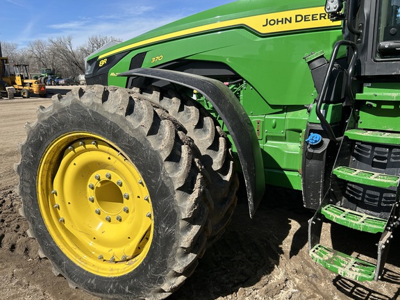 2025 John Deere 8R 370 Tractor