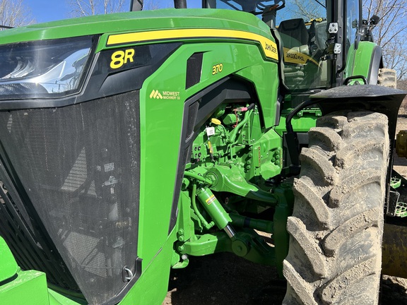 2025 John Deere 8R 370 Tractor