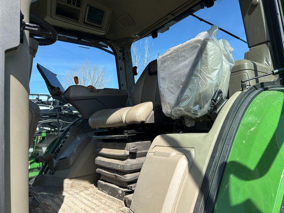 2025 John Deere 8R 370 Tractor