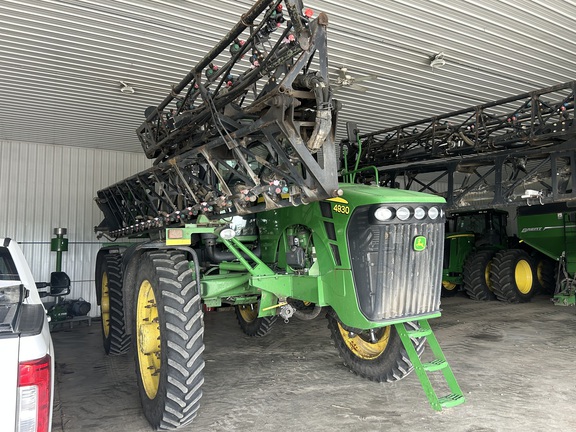 2011 John Deere 4930 Sprayer/High Clearance