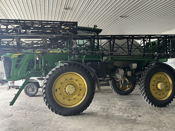2011 John Deere 4930 Sprayer/High Clearance