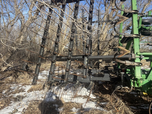 2006 John Deere 2210 Field Cultivator