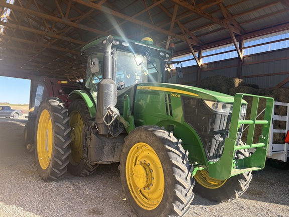 2014 John Deere 7230R Tractor