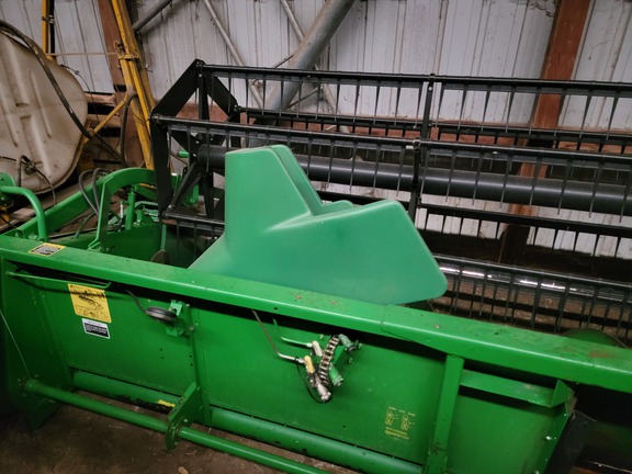 1996 John Deere 920 Header Combine