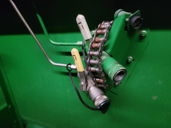 1996 John Deere 920 Header Combine