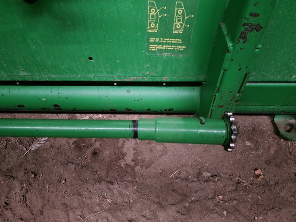 1996 John Deere 920 Header Combine