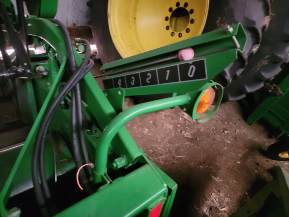 1996 John Deere 920 Header Combine