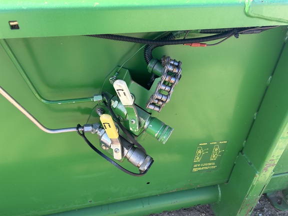 1996 John Deere 920 Header Combine