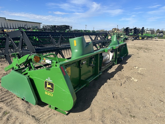 1996 John Deere 920 Header Combine