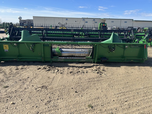 1996 John Deere 920 Header Combine