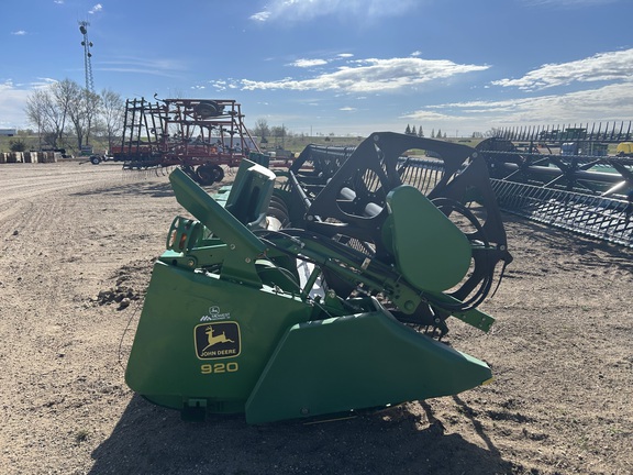 1996 John Deere 920 Header Combine