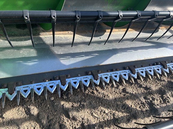 1996 John Deere 920 Header Combine