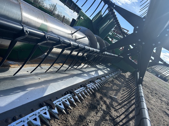 1996 John Deere 920 Header Combine