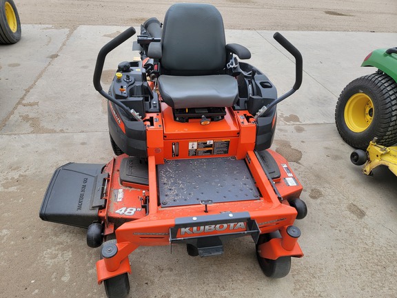 2018 Kubota Z121S Mower/Zero Turn