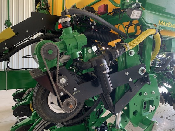 2024 John Deere 1775NT Planter