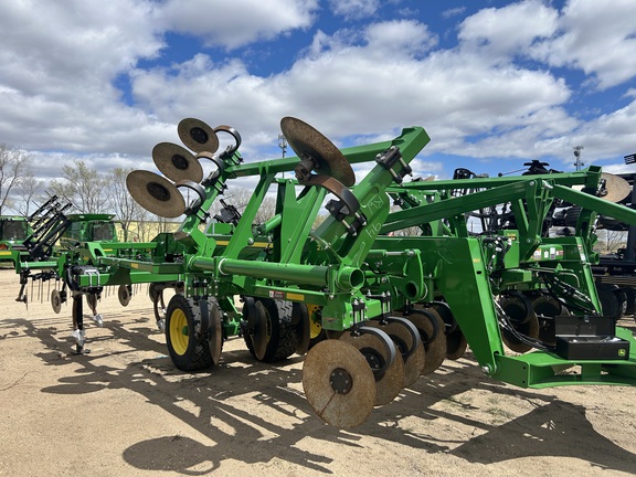 2024 John Deere 2730 Disk Ripper