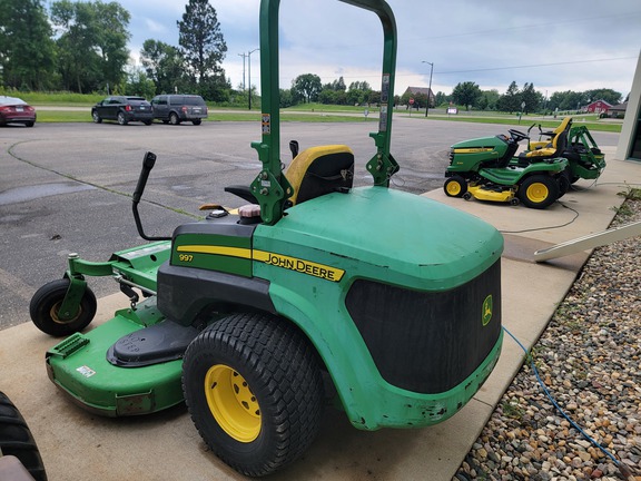 2011 John Deere 997 Mower/Zero Turn