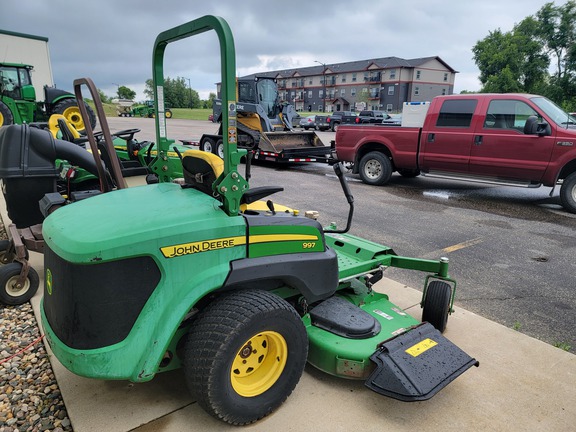 2011 John Deere 997 Mower/Zero Turn
