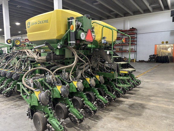 2025 John Deere DB66 Planter
