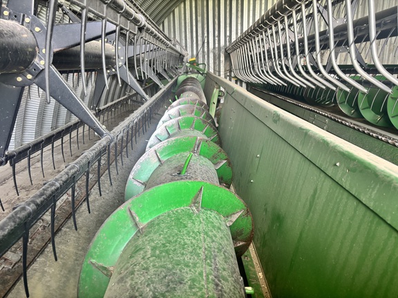 2001 John Deere 930F Header Combine