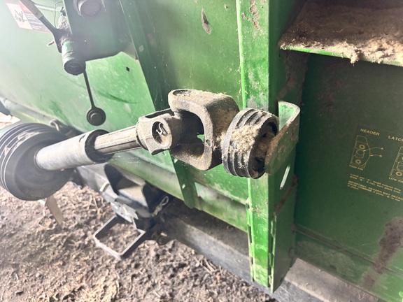 2001 John Deere 930F Header Combine